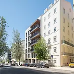 Biel - 2 Bedrooms, Pool And Parking In Arroios
