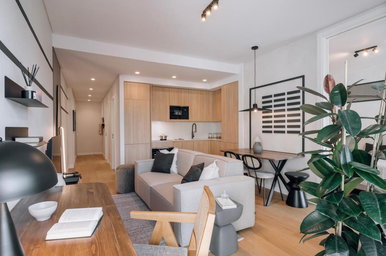 Biel - 2 Bedrooms, Pool And Parking In Arroios Apartment