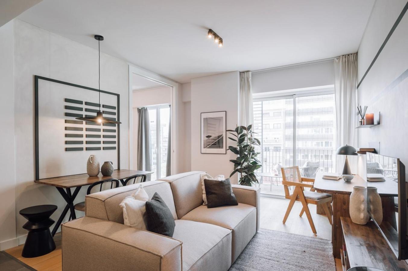 Apartment Biel - 2 Bedrooms, Pool And Parking In Arroios